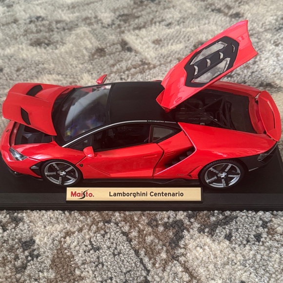 Maisto Red Lamborghini Centenario Toy Car